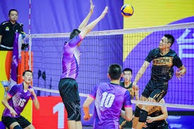 开香槟！中国女排3-1战胜日本豪取3连胜！赵勇变阵封神